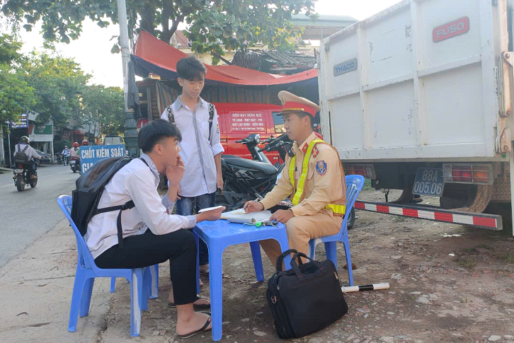 Vĩnh Phúc quyết liệt, chủ động bảo đảm trật tự an toàn giao thông những tháng cuối năm (18/12/2024)